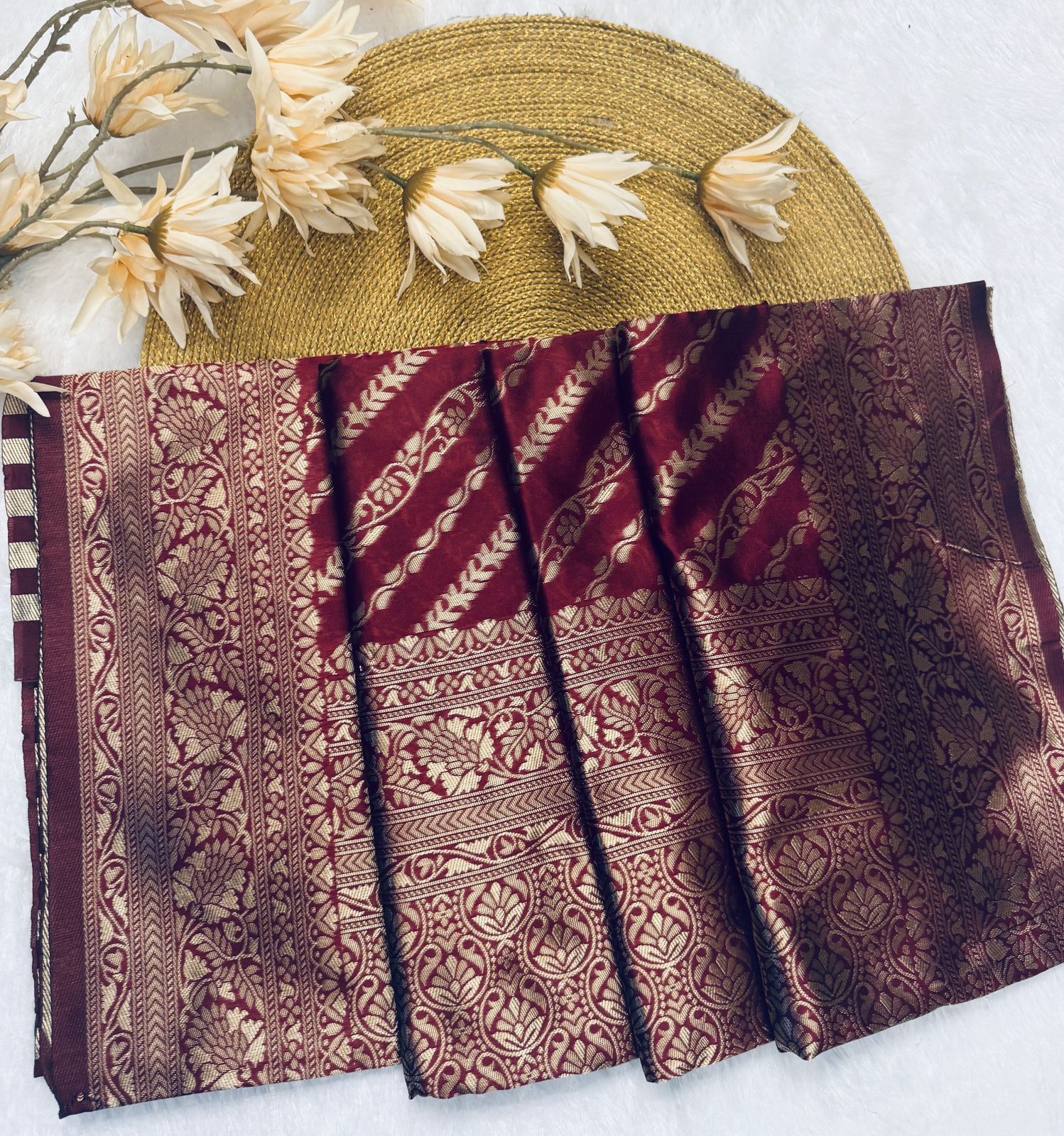 Entrancing Maroon Soft Silk Saree With Surpassing Blouse Piece