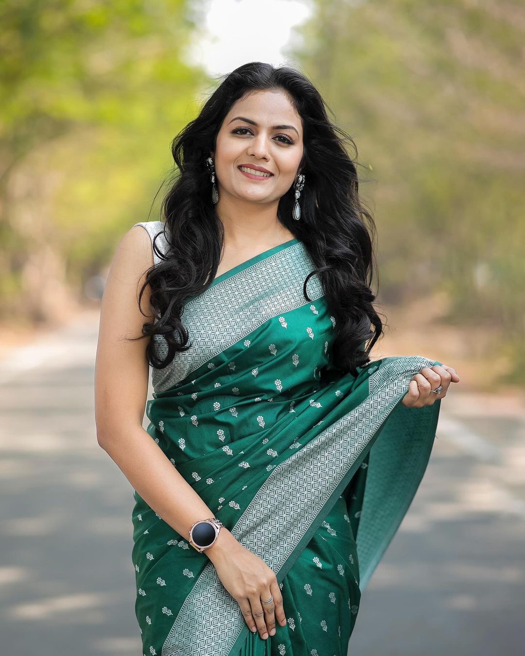 Women's Emerald Green Printed Saree with Silver Border
