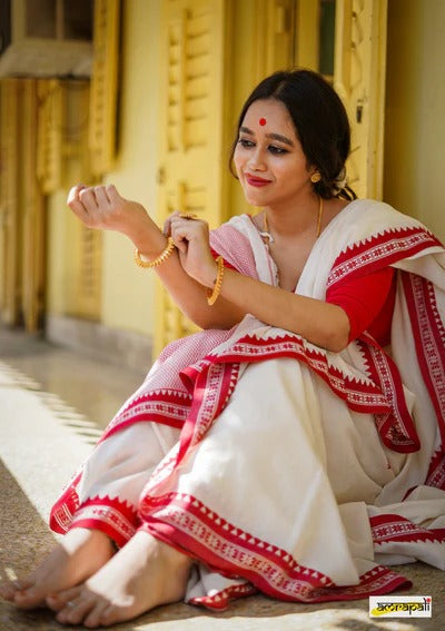 Women's White Saree with Red Embroidered Border