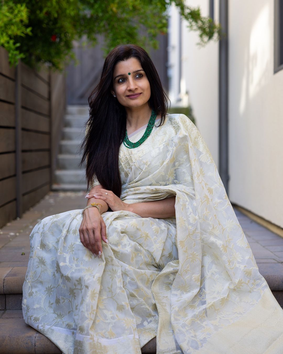 Women's Elegant White Floral Woven Saree with Golden Border
