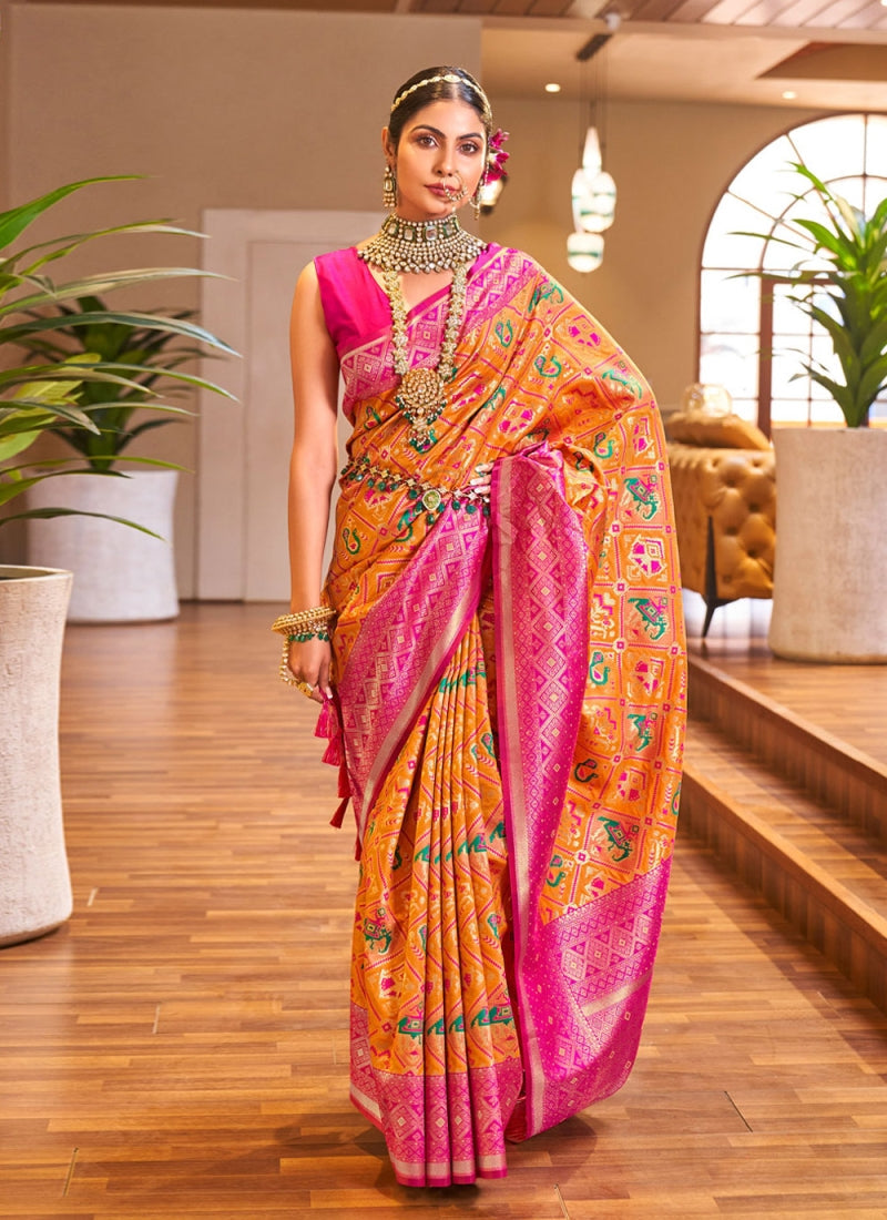 Women Printed Saree with Contrast Border