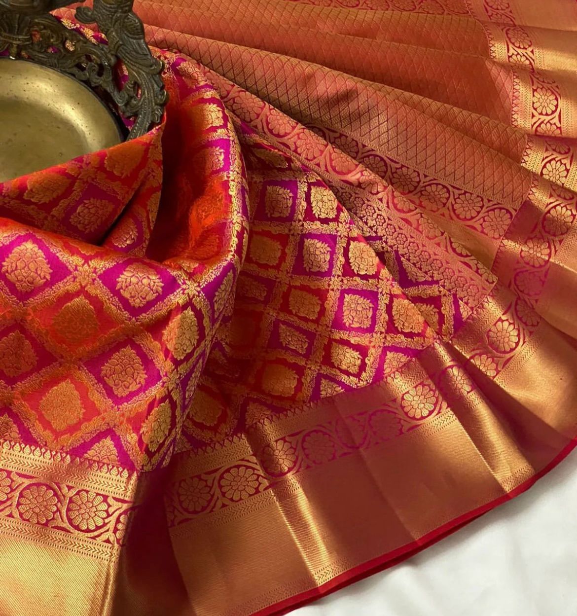 Self Design Banarasi Jacquard Saree  (Red)