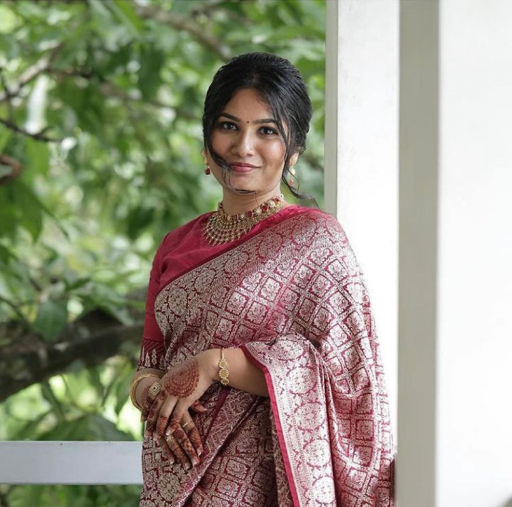 Embellished, Woven Bollywood Jacquard, Pure Silk Saree  (Pink)