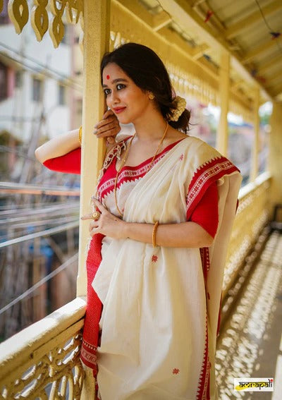 Women's White Saree with Red Embroidered Border